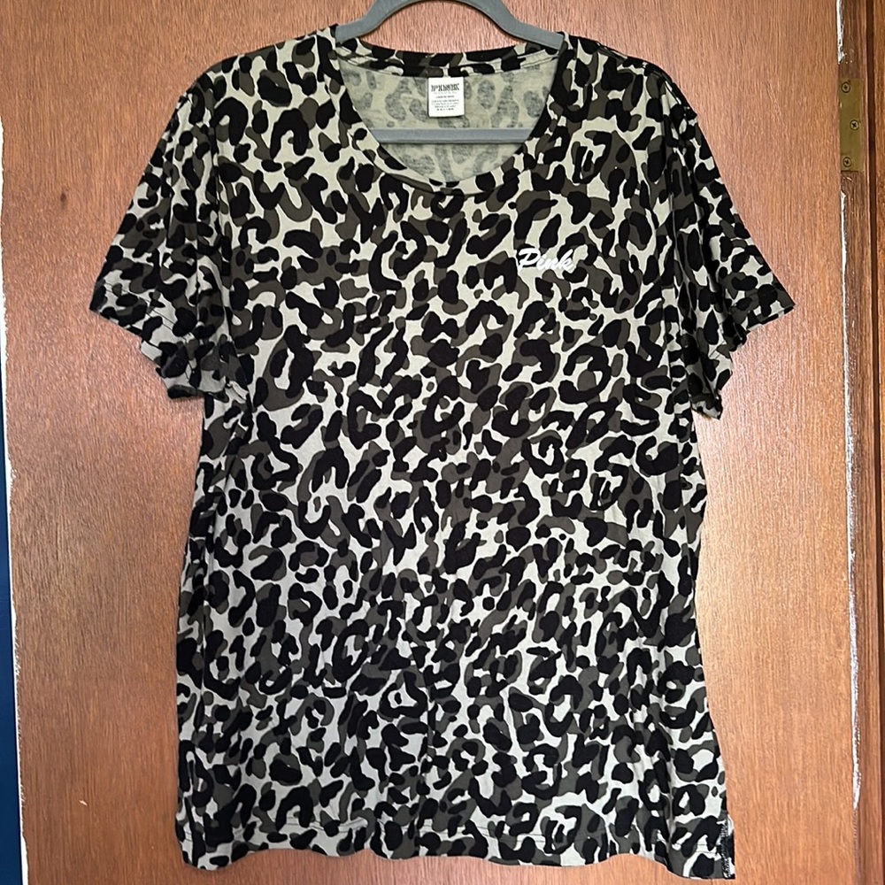 Pink leopard print camo tee